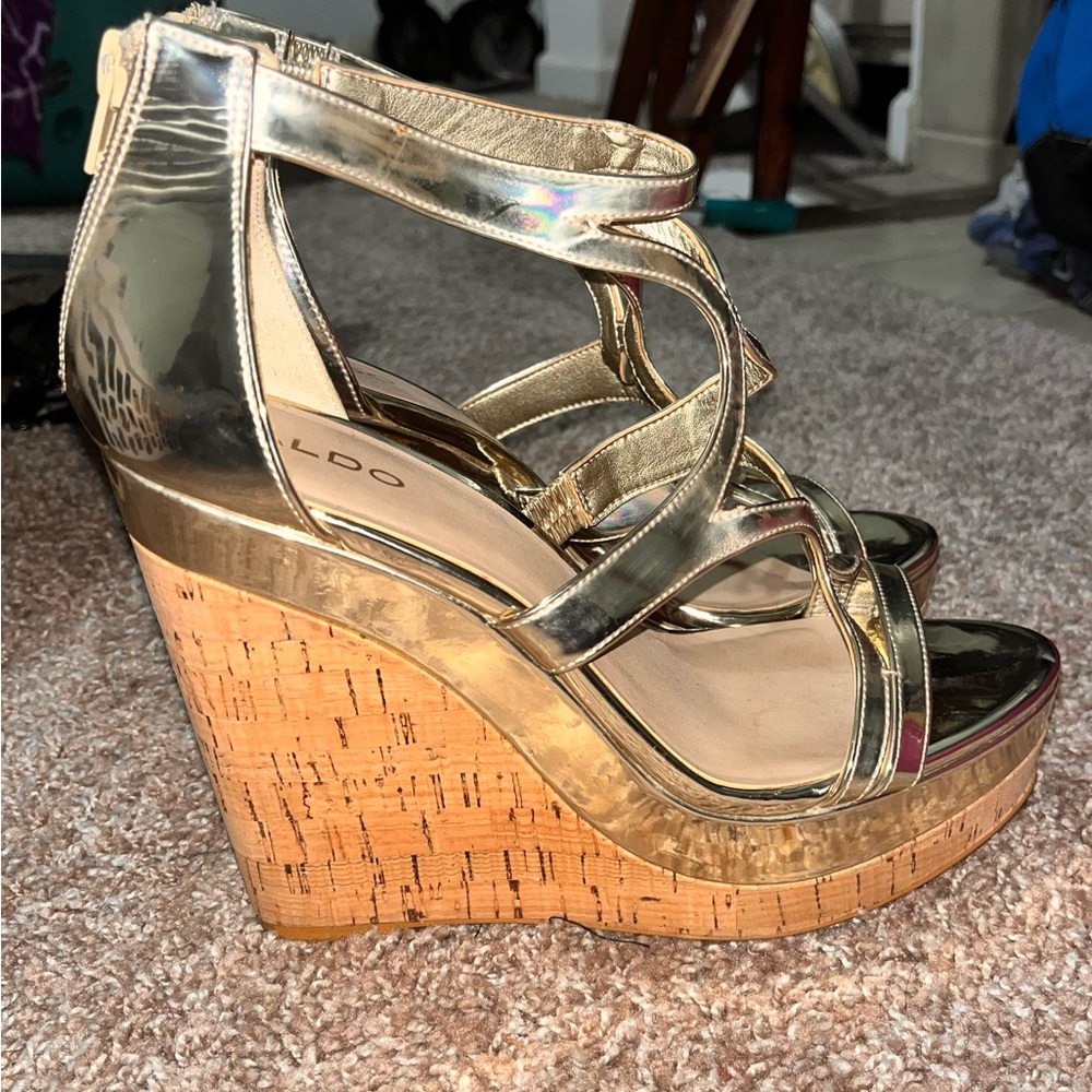 Gold Wedges